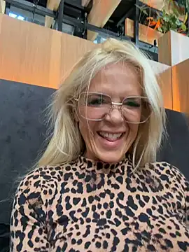 Reyna63 – Live XXX-chat
