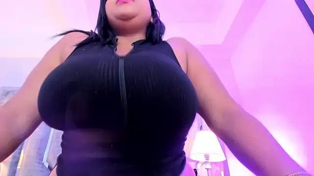 Chat +18 de Ciara_Benet ao vivo