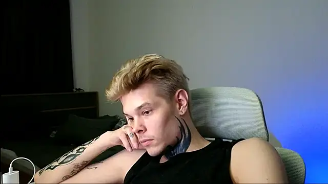 DENIS_HERE Pertunjukan Webcam