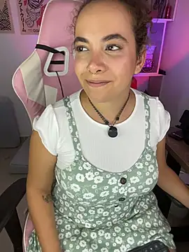 Emma_Wish Adlı Modelin Canlı XXX Sohbeti