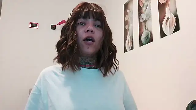 XXX chat uživo modela serena__vedette