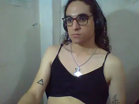 Show modela LaCuerva na web-kameri