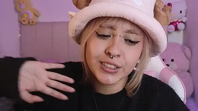 NekoWaifu Pertunjukan Webcam