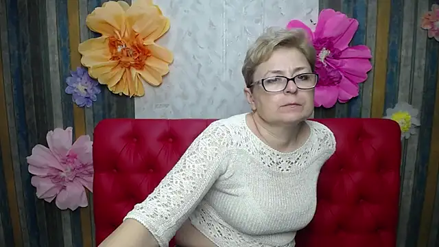 EmiliaGree's Live XXX Chat