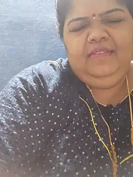 tamilthanushri 即時 XXX 聊天