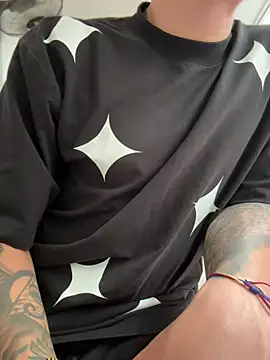 AlphaMasterXxx 라이브 XXX 채팅