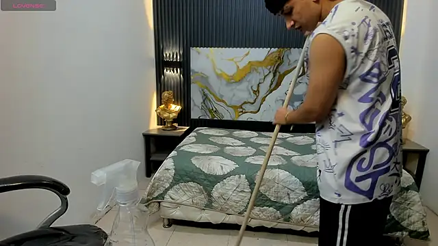 عرض كام AdrianFranko