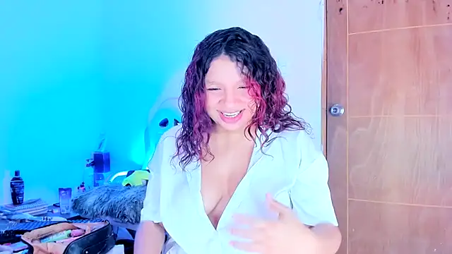 Czat XXX na żywo – Emily_Coper18