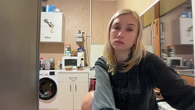 AngelJeni élő XXX-chatje