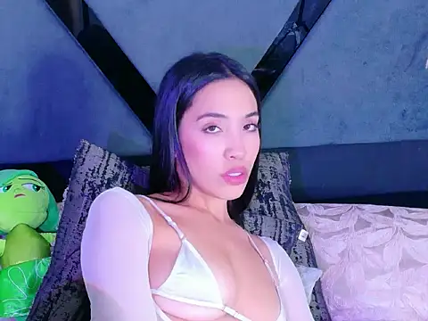 Chat XXX en directo de KylieWhitee