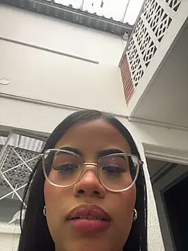 Susan_Voltaire Adlı Modelin Canlı XXX Sohbeti