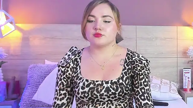 ElenaGilbertAdams 现场XXX聊天
