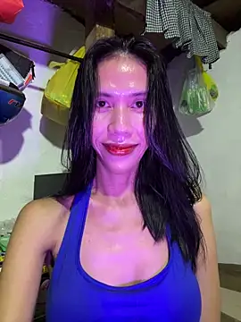 Show modela LoveRUBY143 na web-kameri