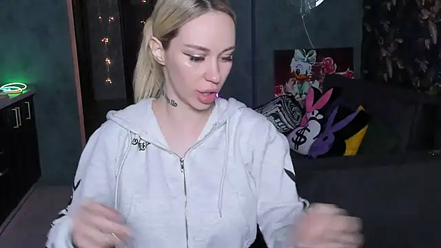 Blckmirrorr's Live XXX Chat
