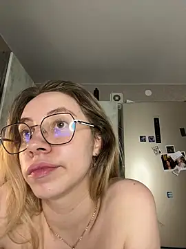 Kitty_Katrine Live XXX Chat