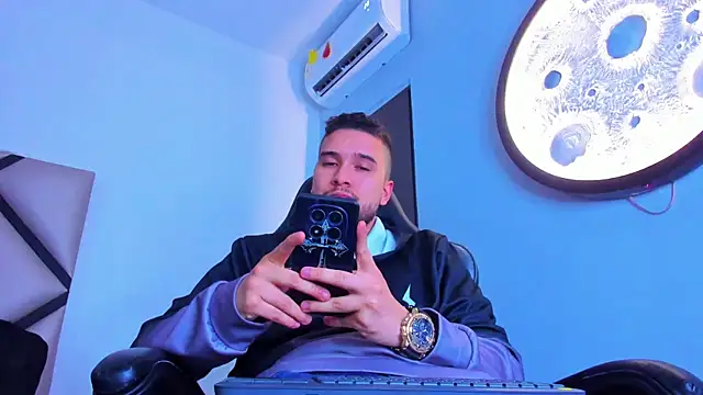 mike_257 Live XXX-chat