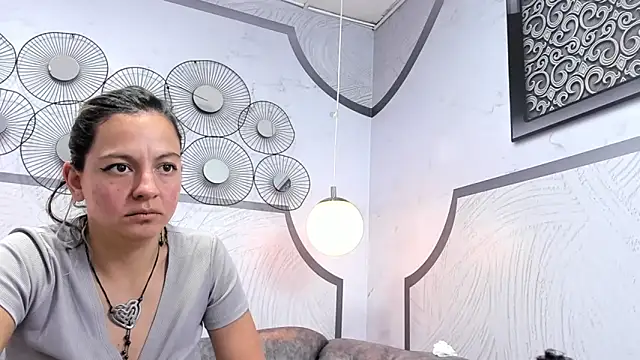 ArianaSommers' Live XXX Chat