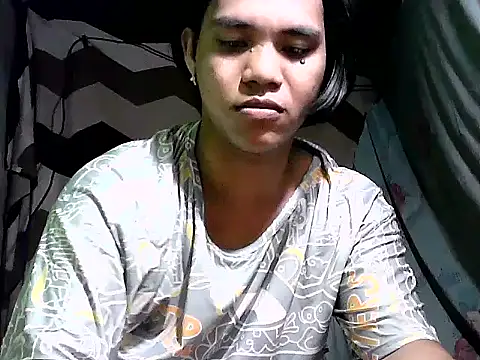 bj_l0ve Show in webcam