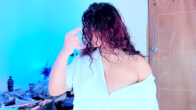 Emily_Coper18 élő XXX-chatje