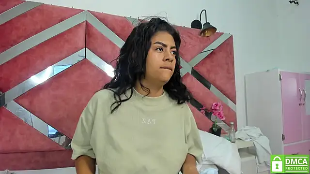 keylli_vega – Naživo XXX chat