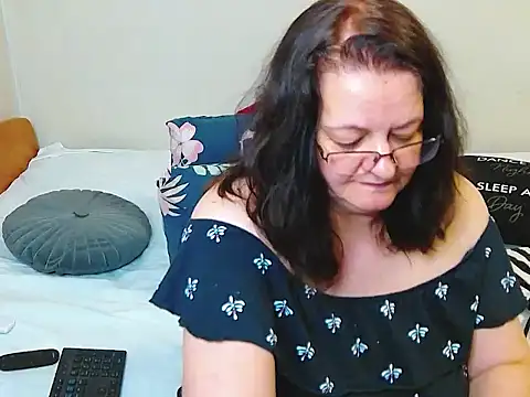 Онлайн чат XXX hotmilfforu
