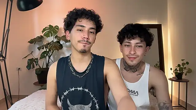 Noah_and_Steven Live XXX-Chat