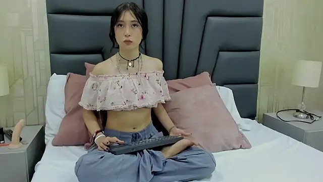 Chat +18 de Cherry_Dreamsxoxo ao vivo