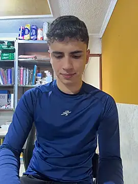 AdrianRinaldi Chat XXX live
