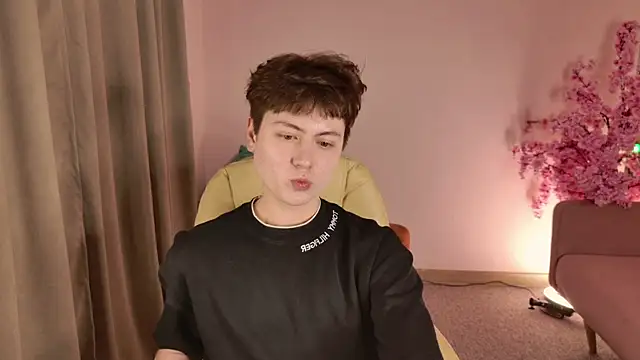 Mark_Ian_ Chat XXX live