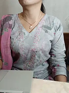Chanchal--Navya élő XXX-chatje
