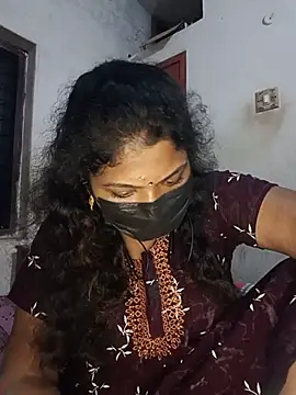 tamilsaisree Adlı Modelin Web Kamerası Şovu