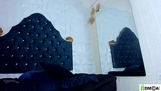Chatroom XXX en direct de _mia_milf_