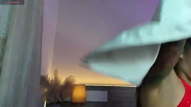 ZarahFoxx 现场XXX聊天