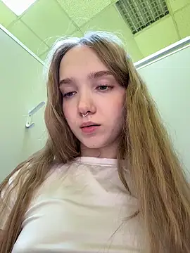 bambi_luのライブXXXチャット