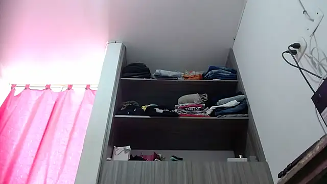 nicolle_milf1978のライブXXXチャット