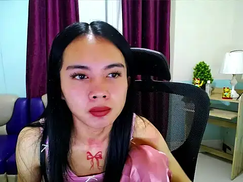 Pokazy przed kamerką – devine_goddess