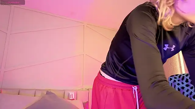 Rossiee_huntt Chat XXX live