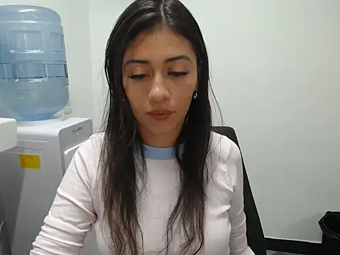 Alice-08 Chat XXX live