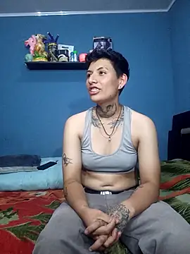tomi_tomboy লাইভ XXX চ্যাট