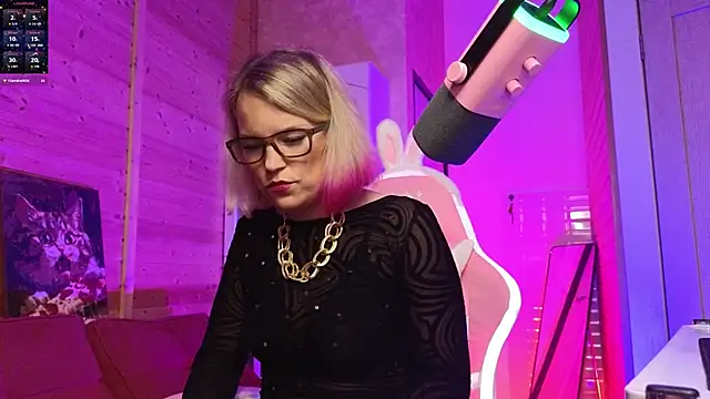 Lady_Shine's Live XXX Chat