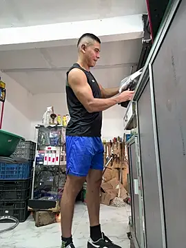 Paul22cm- Adlı Modelin Canlı XXX Sohbeti
