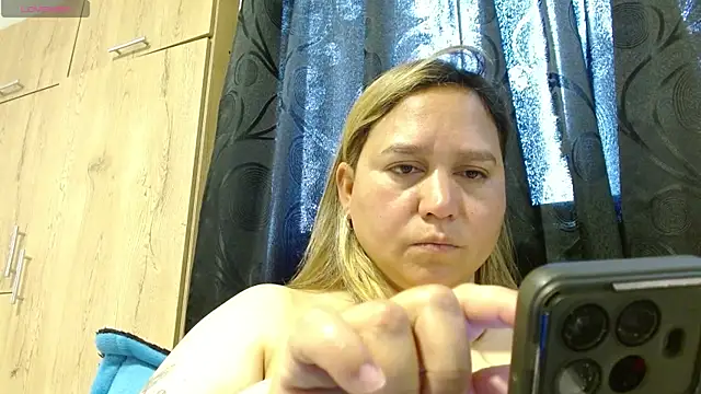 LauraReeves Live XXX Chat