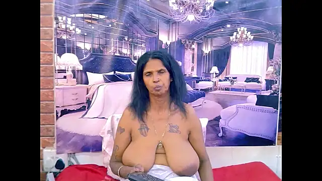 IndianVanya4u2u's Live XXX Chat