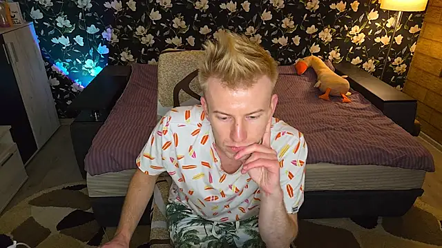 Вебкам-шоу Vuitton