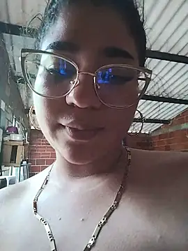 Yelly's Live XXX Chat