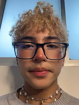 Valentin0__3's Live XXX Chat