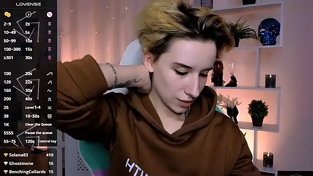 XXX chat uživo modela _Rein_ramm