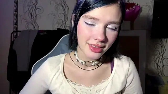 MinnieMoonie Adlı Modelin Canlı XXX Sohbeti