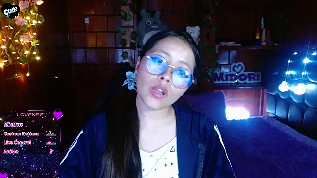 Chatroom XXX en direct de MidoriQuiinn