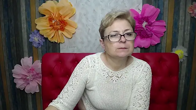 EmiliaGree: онлайн-секс-чат